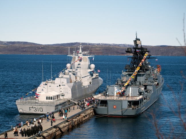 Завершились российско-норвежские военно-морские учения «Помор-2012».