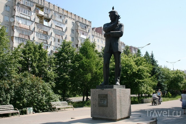 Памятник Ивану Степановичу Палантаю в Йошкар-Оле, Россия / Фото из России