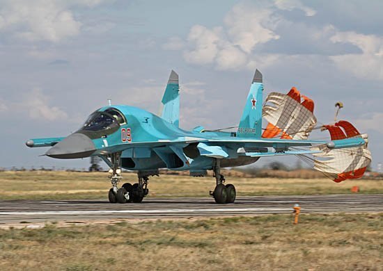 Летчики Западного военного округа осваивают новейшие бомбардировщики Су-34 - Путин