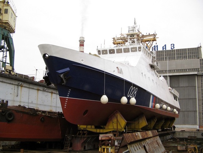 Судостроительная фирма "Алмаз" вывела из эллинга новый пограничный сторожевой корабль "Изумруд"