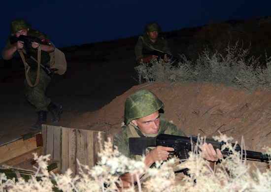 На полигоне Ашулук в рамках СКШУ «Кавказ-2012» начались практические действия войск - Путин