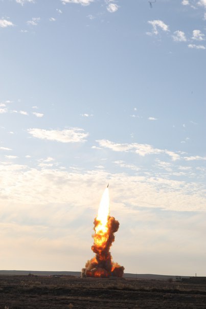 Старт ракеты 53Т6 комплекса ЗРК А-135 "Амур", полигон Сары-Шаган в Казахстане