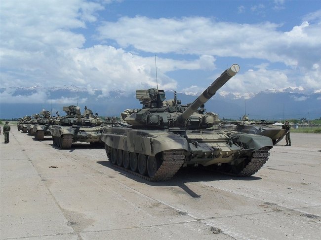 Т-90А на российской военной базе в Гудауте, Абхазия.