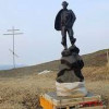 В чукотском Певеке открыли памятник геологу и писателю Олегу Куваеву