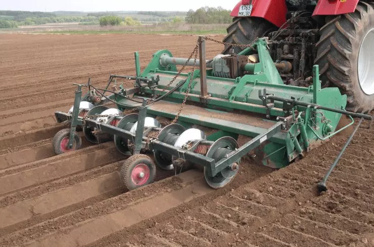 Изображение №3 для статьи «Грядообразователь роликовый к трактору производится в России»