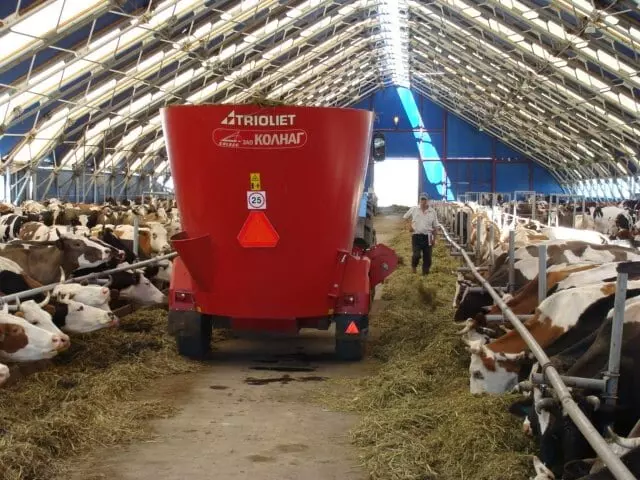 Фото #3 для статьи «смеситель: Прицепной смеситель кормораздатчик производится на заводе Колнаг Московская область»