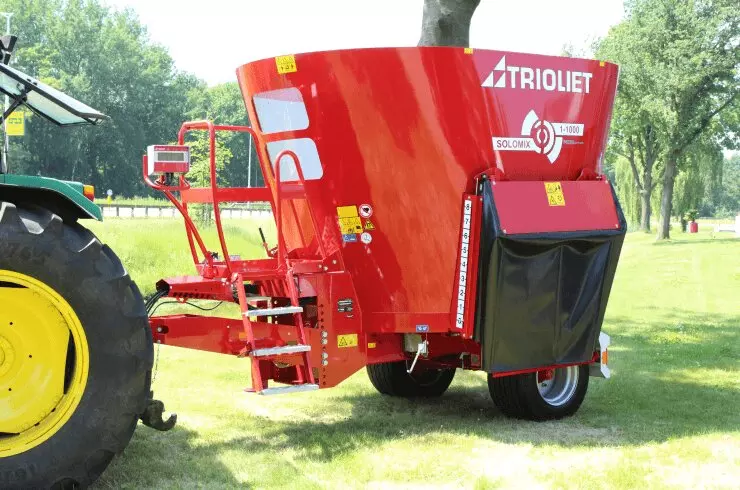 Иллюстрация №6 для статьи «коровы: Смеситель кормораздатчик КРС производятся на Колнаг МО новые кормосмесители»