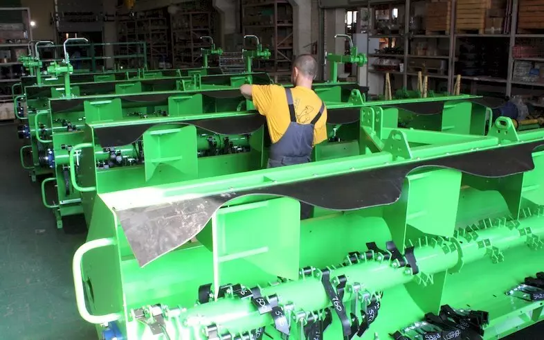 Иллюстрация #4 для новости «сельское хозяйство: Прицепной ботводробитель картофельный производится на заводе Колнаг Мос»