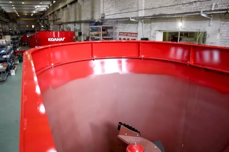 Изображение 13 для поста «Смеситель кормораздатчик прицепной к трактору выпускается на заводе Колнаг Мос»