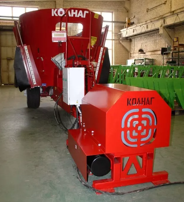 Картинка #15 для поста «Смеситель кормораздатчик прицепной к трактору выпускается на заводе Колнаг Мос»