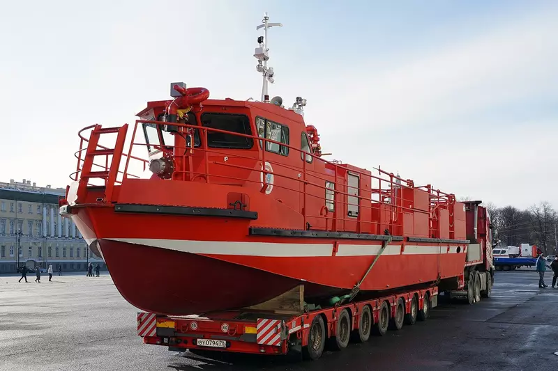 На Костромском СЗ спущен на воду пожарно спасательный катер проекта КС 110