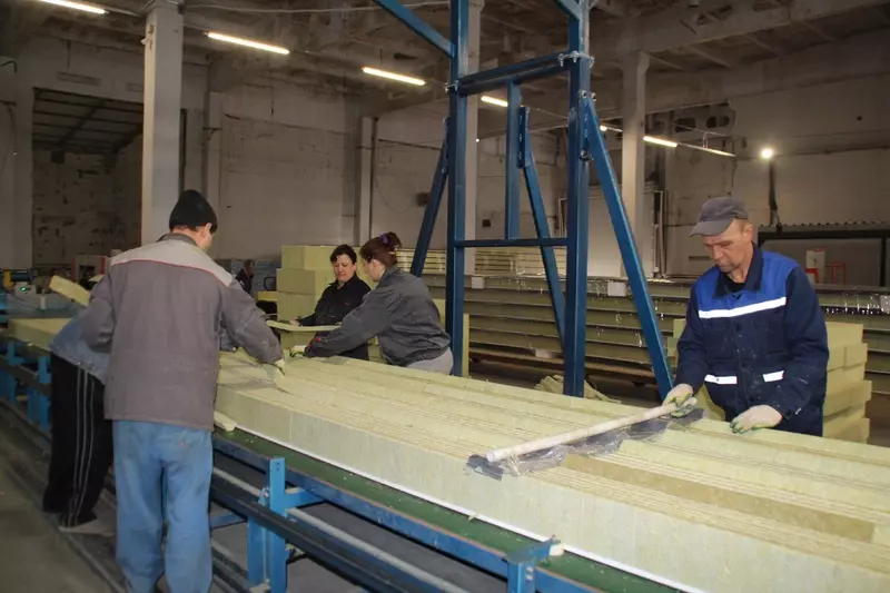 Иллюстрация #2 для поста «производство стройматериалов: Новые сэндвич панели стали выпускать в Касли Челябинской области»