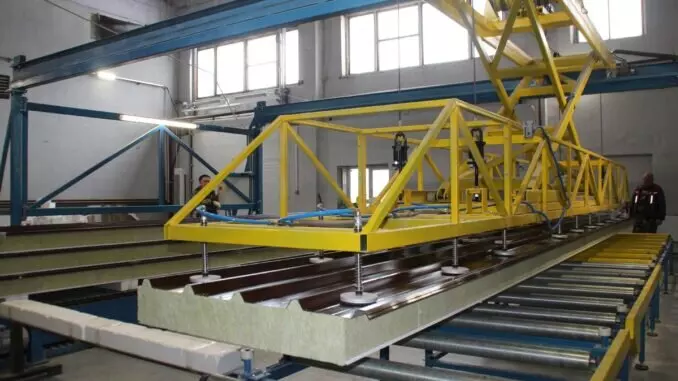 Картинка #1 для «Новые заводы и цеха: Новые сэндвич панели стали выпускать в Касли Челябинской области»