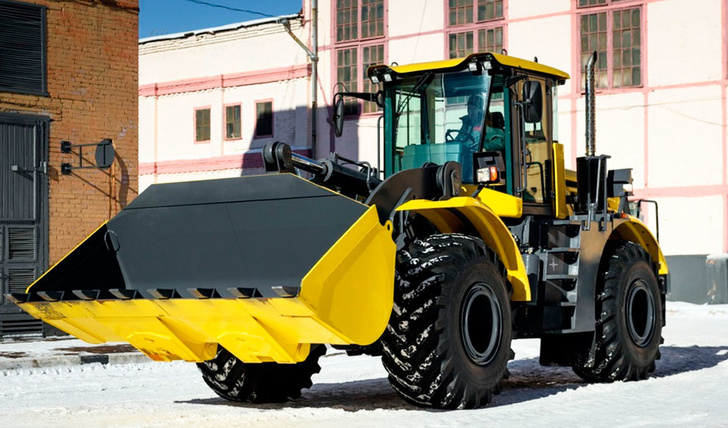 Петербургский тракторный завод разработал новую модель фронтального погрузчика КИРОВЕЦ К-708ПК-7