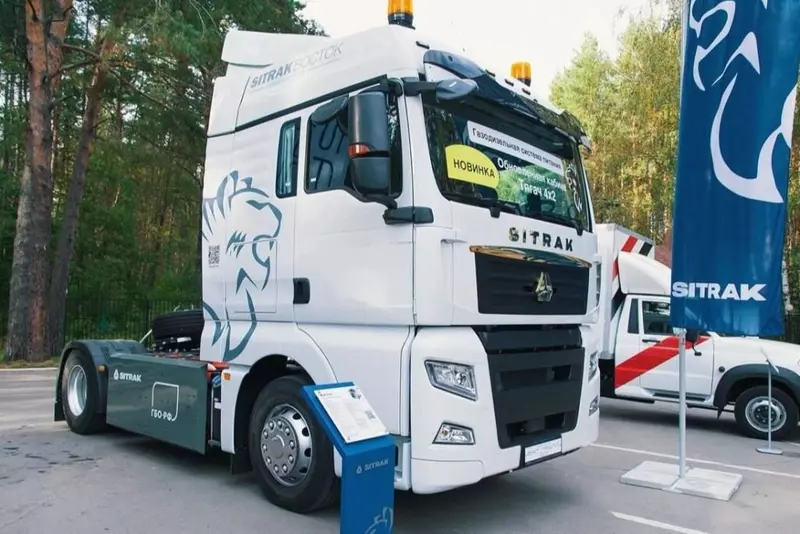 В России появился новый тягач на метане плод российского инжиниринга и китайского автопрома