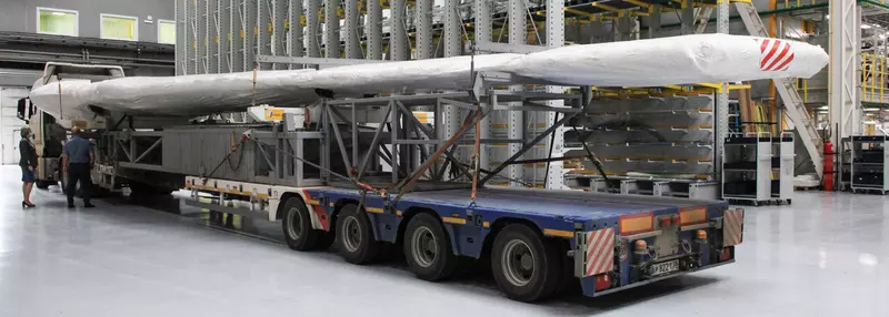 Логистический центр ИАЗ: сюда поставляют изделия поставщики