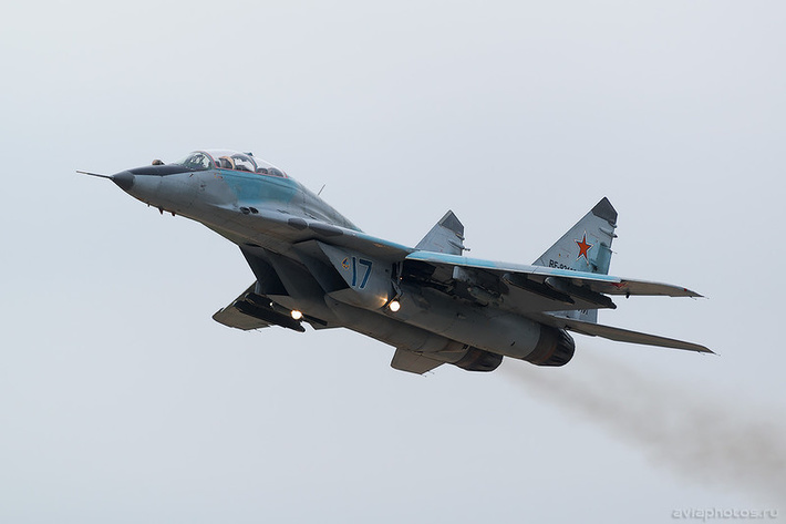 Микоян-Гуревич МиГ-29УБ (RF-92139 / 17 синий) ВКС России 0208_D805926