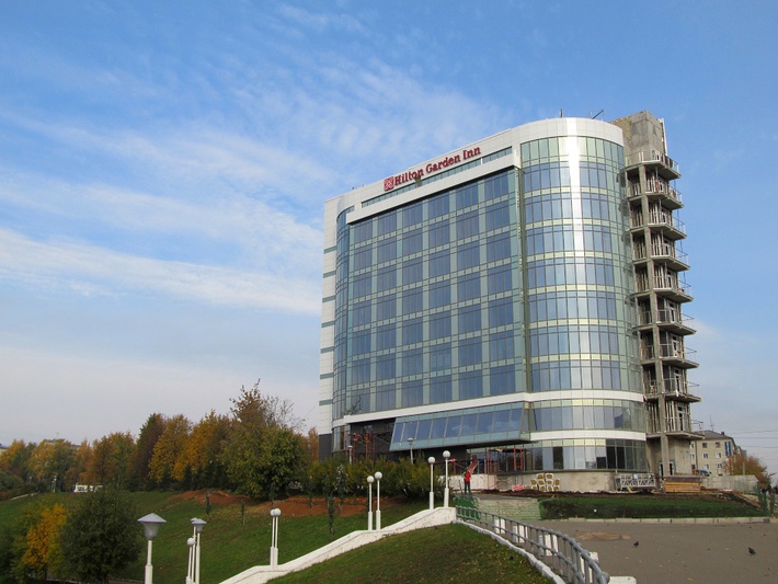 Отель Hilton Garden inn Kirov в сентябре 2014 г. (завершающая стадия строительства)