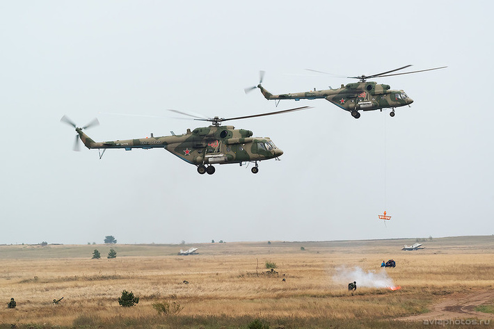 Миль Ми-8МТВ-5 (RF-24775 / 40 красный) ВКС России 0590_D806265