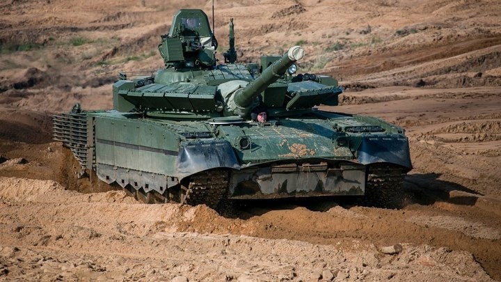 Выдержали Арктику - выдержат и морозы на Дальнем Востоке: Восточный военный округ получил реактивные танки Т-80БВМ