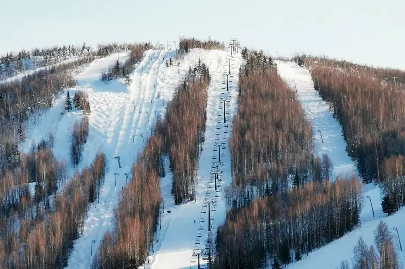 Изображение #1 для «Перспективные разработки: В создали первый отечественный ратрак для горнолыжных курортов»