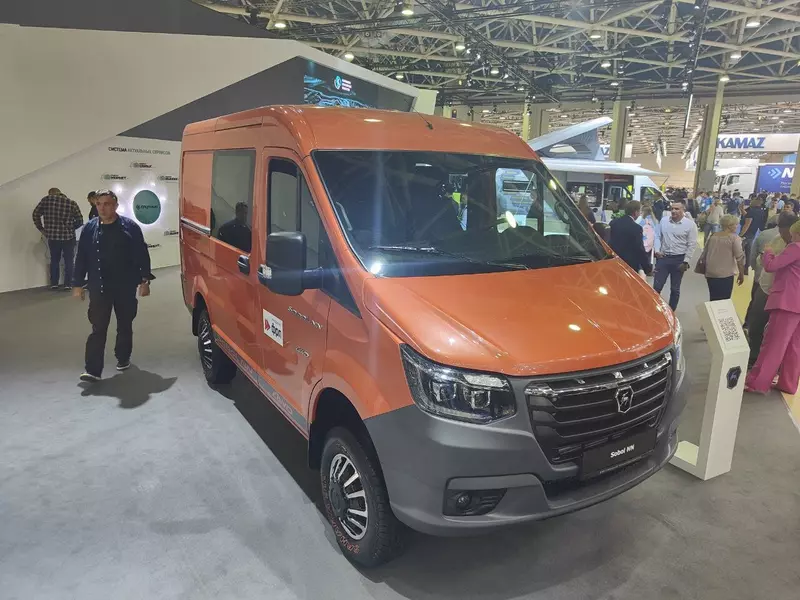 ГАЗ показал в Москве новый Соболь 4 4