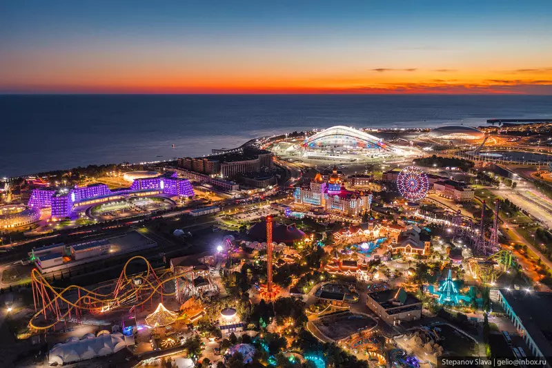 Фото №11 для публикации «Олимпийский парк в Сочи стадионы и аттракционы на берегу моря»