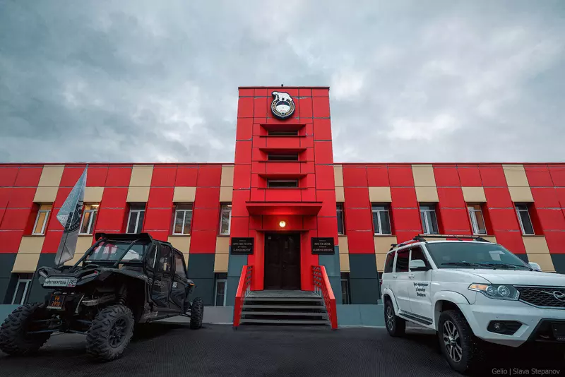 #2 для поста «уголь: Самая северная угольная шахта в мире»