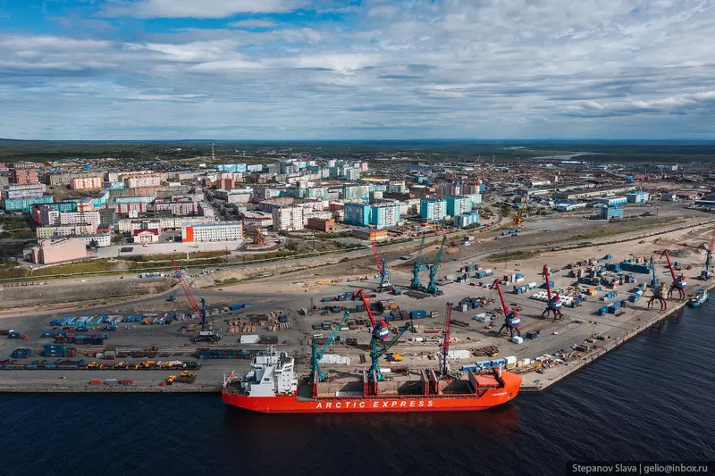 Дудинка главный порт Таймыра