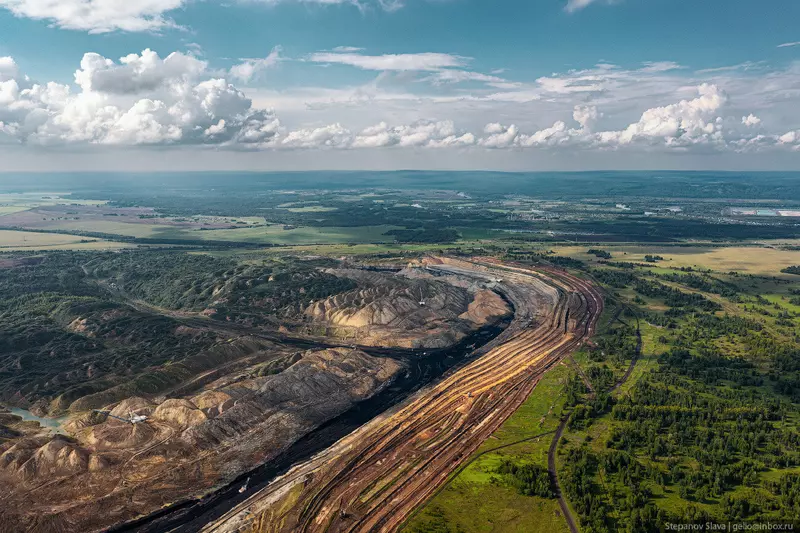 Фото 21 для поста «Назаровский угольный разрез машины гиганты на добыче угля»