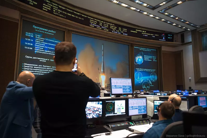 Изображение #11 для поста «ЦУП центр управления полётами в Королёве»