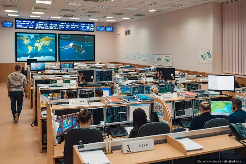 Иллюстрация 28 для публикации «ЦУП центр управления полётами в Королёве»