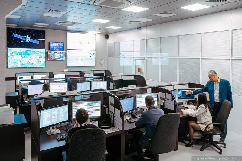 Иллюстрация #42 для «ЦУП центр управления полётами в Королёве»