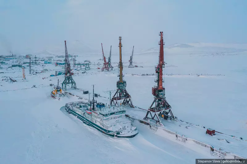 Картинка №12 для «Тикси самый северный морской порт России»