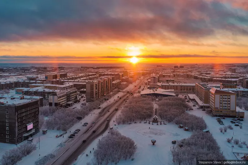 Иллюстрация #12 для «Воркута с высоты город угольной промышленности»