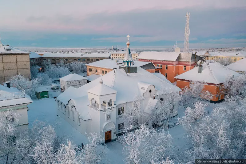 Иллюстрация №39 для «Воркута с высоты город угольной промышленности»