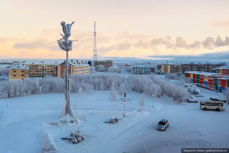 Фото №42 для «Воркута с высоты город угольной промышленности»