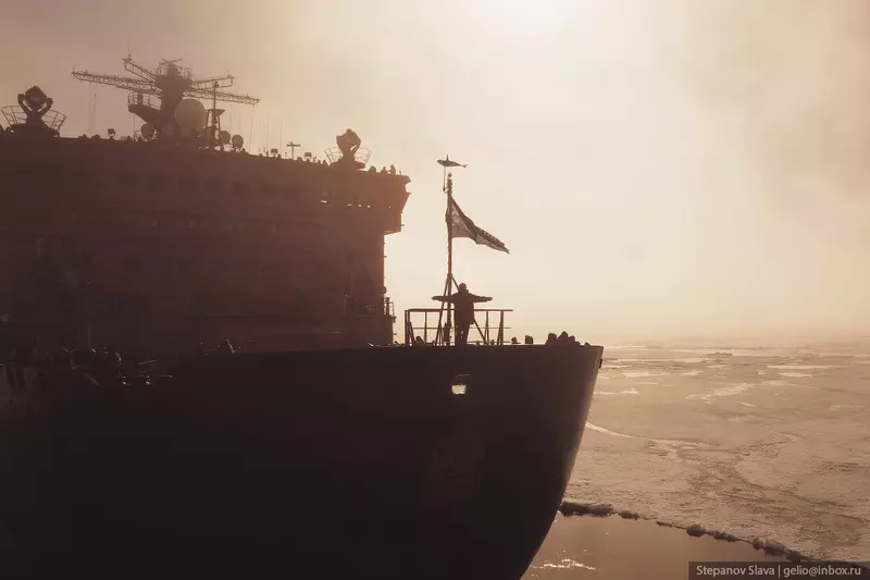 Иллюстрация №24 для новости «Атомный ледокол 50 лет Победы покоритель Северного полюса»