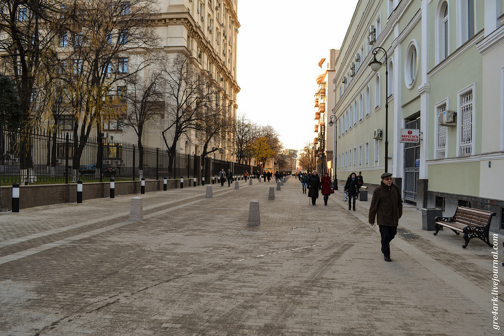 Почему не показывают улицу. Замоскворечье пешеходные зоны. Пешеходная улица. Пешеходные улицы Москвы в центре. Пешая улица в Москве.