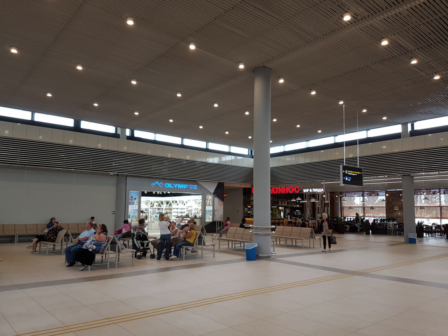 Аэропорт анапа купить билет. Новый аэропорт Анапа. Аэропорт Анапа терминал 2. Анапа аэропорт новый Международный терминал. Аэропорт Анапа внутри.