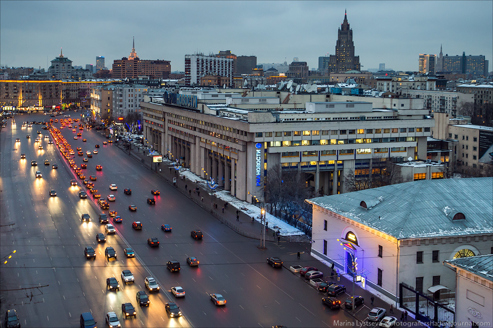 Простая москва. Московский ЦУМ сверху. ЦУМ Москва фото сверху. Уфа сверху ЦУМ. Просто Москва.