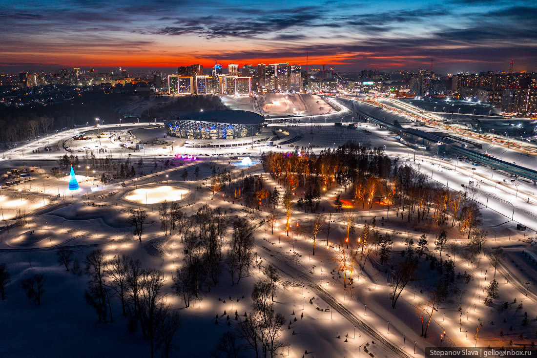Столица нового года россии. Парк Арена Новосибирск. Парк Арена Новосибирск 2023. Новый ЛДС В Новосибирске. Арена Новосибирск территория.