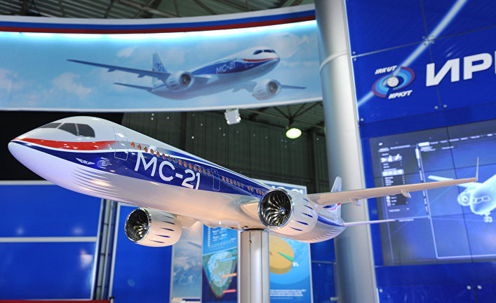 Макет ближне-среднемагистрального самолета МС-21, представленный на Международном авиационно-космическом салоне "МАКС-2009" в Жуковском