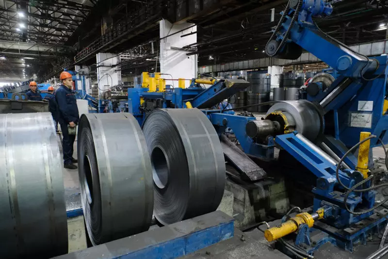 На заводе им