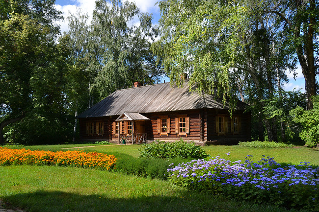 Село лермонтова. Усадьба Лермонтова в Пензенской области. Тарханы усадьба Пензенская область. Село Лермонтово Тарханы. Дом Лермонтова Тарханы Пензенская область.