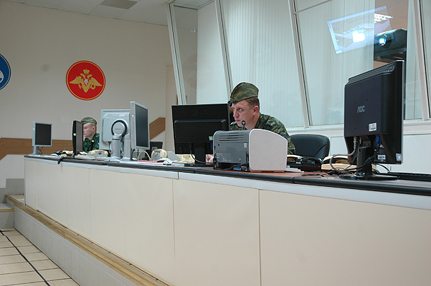 Общий вид главного зала командного пункта РЛС «Дон-2Н».