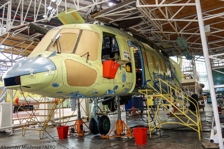 Вертолет Ми-171А2 с серийным номером 0103 на сборке в цеху АО "Улан-Удэнский авиационный завод". Скорее всего, это второй экземпляр для авиакомпании UTair (с) Александр Младенов / Aero
