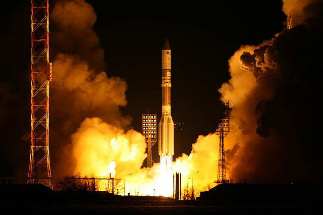 091230-proton-launch-02