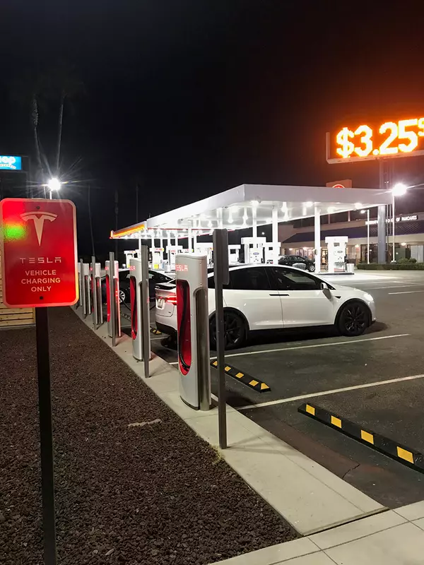 №1 для поста «: »