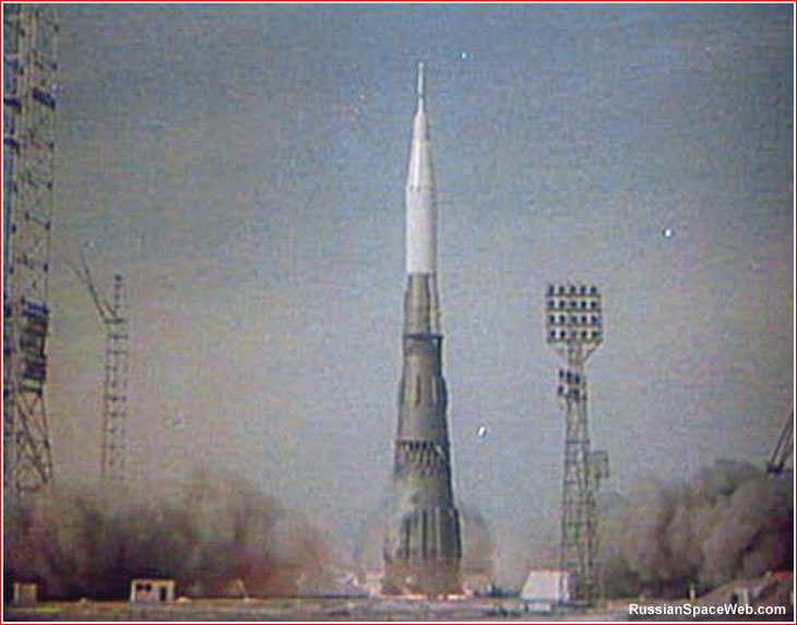 Первая ракета носитель ссср. Ракета н1 СССР. Советская Лунная ракета н-1. Советская сверхтяжелая ракета н-1. Советская ракета н1.